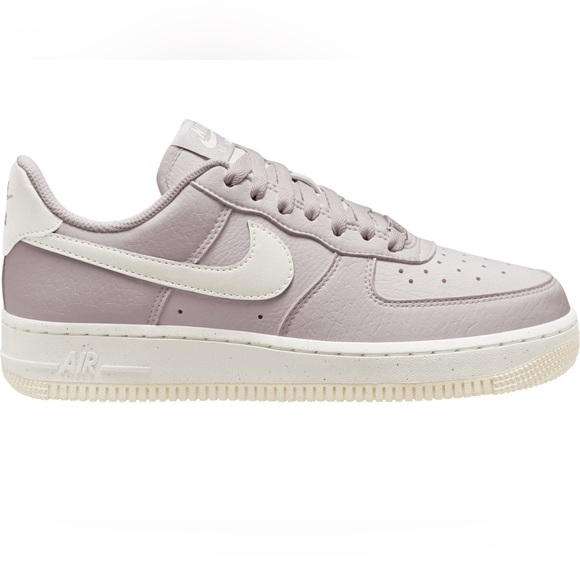 NWT IN BOX Nike Air Force One Purple White Violet / Sail / Coconut Milk SIZE 8 - Picture 3 of 6